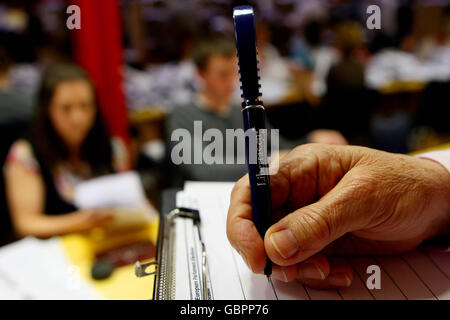 Conteggio dei voti nelle elezioni europee per la Regione Nord Ovest al TF Royal Hotel and Theatre di Castlebar Co. Mayo. Foto Stock