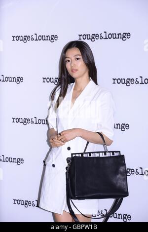 Seul in Corea. 06 Luglio, 2016. Jun Ji-hyun promuove per rouge&lounge a Seul, in Corea il 06 luglio, 2016.(Cina e Corea diritti) © TopPhoto/Alamy Live News Foto Stock