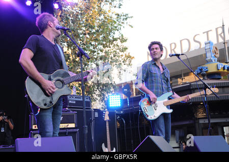 Los Angeles, CA, Stati Uniti d'America. 6 Luglio, 2016. Tonico. Il Citi la presentazione di The Grove's 2016 estate una serie di concerti tenuti presso il Parco a Grove. Photo credit: Birdie Thompson/AdMedia Credito: Birdie Thompson/AdMedia/ZUMA filo/Alamy Live News Foto Stock