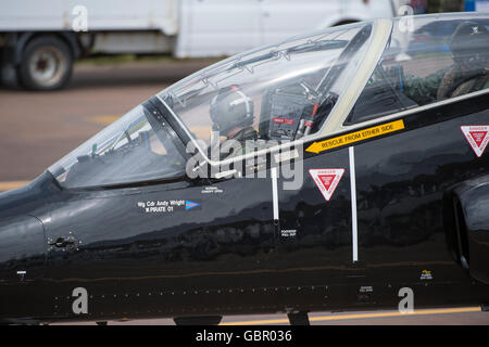 RAF Fairford, Gloucestershire, UK. 7 Luglio, 2016. Aerei militari provenienti da tutto il mondo assemblare a Fairford per 3 giorno Royal International Air Tattoo. Credito: Malcolm Park editoriale/Alamy Live News Foto Stock