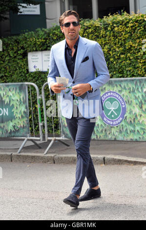 Londra, Regno Unito. 7 Luglio, 2016. Chris pila arriva per il torneo di Wimbledon Lawn Tennis championships WLTCC 2016 Credit: JOHNNY ARMSTEAD/Alamy Live News Foto Stock