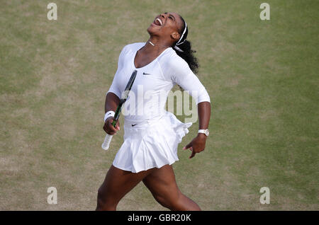 Londra, Regno Unito. 07 Luglio, 2016. Serena Williams Las raddoppia i campionati di Wimbledon 2016 All England Tennis Club, Wimbledon, Londra, Inghilterra 07 luglio 2016 Ladies' Singles Semi Finali All England Tennis Club, Wimbledon, Londra, Inghilterra 2016 Credit: Allstar Picture Library/Alamy Live News Foto Stock