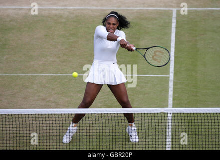 Londra, Regno Unito. 07 Luglio, 2016. Serena Williams Las raddoppia i campionati di Wimbledon 2016 All England Tennis Club, Wimbledon, Londra, Inghilterra 07 luglio 2016 Ladies' Singles Semi Finali All England Tennis Club, Wimbledon, Londra, Inghilterra 2016 Credit: Allstar Picture Library/Alamy Live News Foto Stock