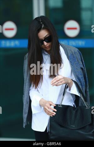 Seul in Corea. 07 Luglio, 2016. Gianna Jun sta per volare a Shanghai in Seoul, Corea sulla 07th luglio, 2016.(Cina e Corea diritti) © TopPhoto/Alamy Live News Foto Stock