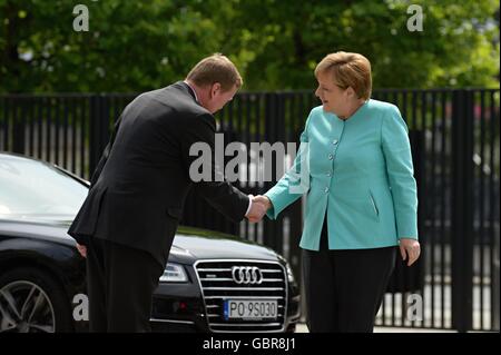 Varsavia, Polonia. 08 Luglio, 2016. Il cancelliere tedesco Angela Merkel assiste la NATO due giorni del Vertice di Varsavia, Polonia, Luglio 8, 2016. © Jakub Dospiva/CTK foto/Alamy Live News Foto Stock