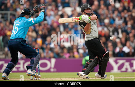 Cricket - ICC World Twenty20 2009 - Gruppo D - Nuova Zelanda / Scozia - The Brit Oval. Jesse Ryder della Nuova Zelanda è uscito durante la partita ICC World Twenty20 al Brit Oval di Londra. Foto Stock