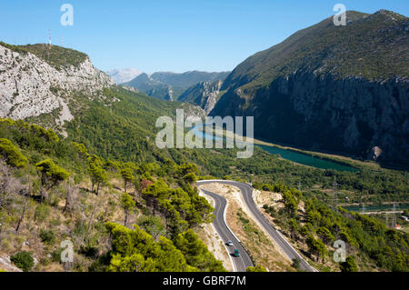 Canyon Cetina, Omis, Split-Dalmatia, Dalmazia, Croazia / fiume Cetina Foto Stock