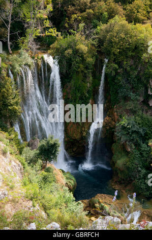 Parco nazionale di Krka Waterfalls, Sibenik-Knin, Dalmazia, Croazia / cascata Manojlovacer Foto Stock