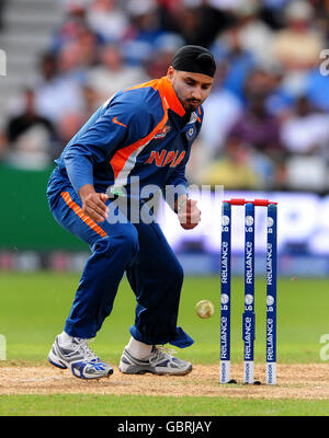 Harbhajan Singh in India durante la partita ICC World Twenty20 Super Eights a Trent Bridge, Nottingham. Foto Stock