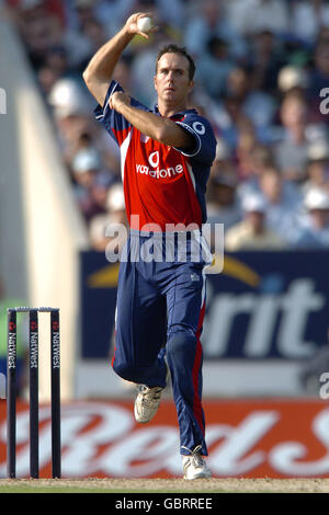 Cricket - NatWest Challenge - Inghilterra / India. Michael Vaughan in azione in Inghilterra Foto Stock