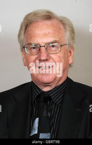 Lord Sutherland of Houndwood è fotografato presso il Parlamento di Londra. Foto Stock