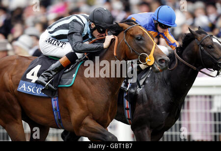 Horse Racing - Royal Ascot - Giorno 5 - Ascot Racecourse Foto Stock