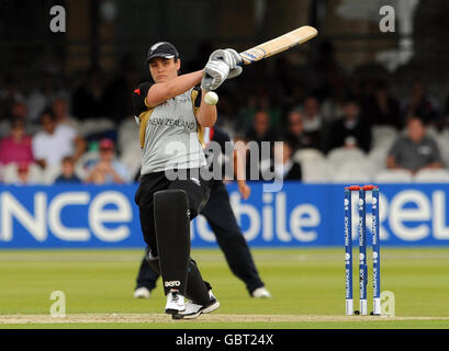 Sarah Tsukigawa della Nuova Zelanda si è piazzata durante la finale della Twenty20 mondiale ICC femminile a Lords, Londra. Foto Stock