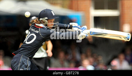 L'inglese Sarah Taylor pipistrelli durante la finale della Twenty20 femminile del mondo ICC a Lords, Londra. Foto Stock