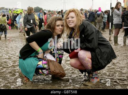 Glastonbury Festival 2009 - giorno uno. Festival dei frequentatori al Glastonbury Festival 2009 presso la Worthy Farm di Pilton, Somerset. Foto Stock