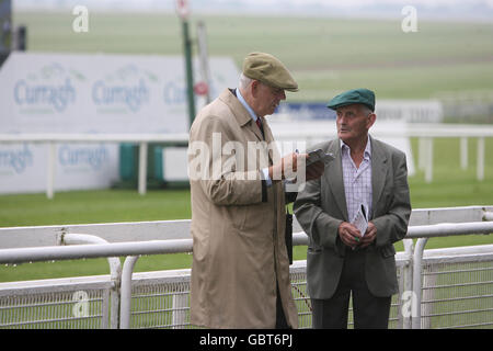 Racing - Kildare Village Derby venerdì - Curragh Racecourse Foto Stock