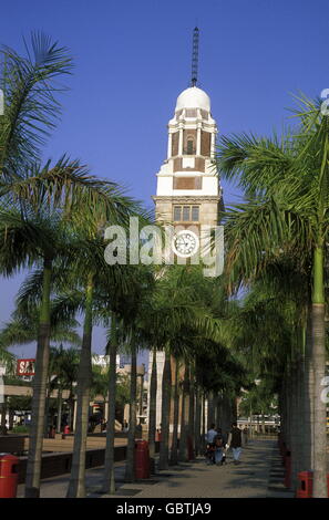 La torre dell orologio in Kowloon di Hong Kong nel sud della Cina in Asia. Foto Stock