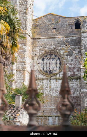 Vista esterna della chiesa collegiata di La Romieu. Gers. La Francia. Foto Stock