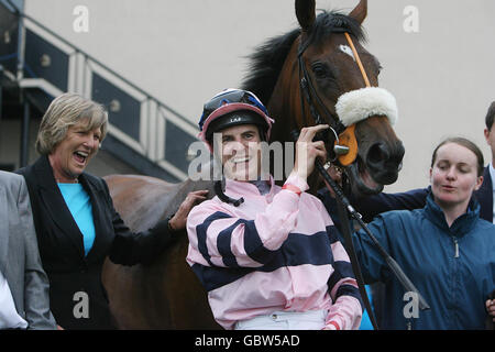 Racing - Kildare Village Derby venerdì - Curragh Racecourse Foto Stock