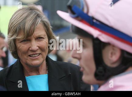 Racing - Kildare Village Derby venerdì - Curragh Racecourse Foto Stock