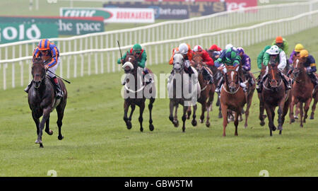 Racing - Kildare Village Derby venerdì - Curragh Racecourse Foto Stock