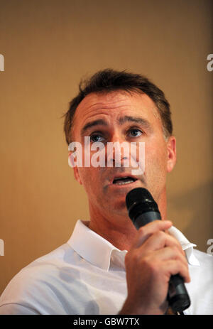 Graham Thorpe durante il Ladbrokes Ashes lancio al Lord's Cricket Ground, Londra. Foto Stock