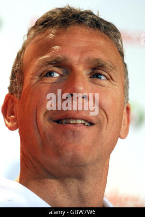 Alec Stewart durante il Ladbrokes Ashes lancio al Lord's Cricket Ground, Londra. Foto Stock