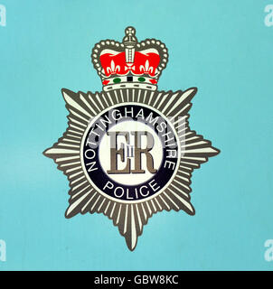 Due cani della polizia muoiono in auto calda. Nottinghamshire Police Crest. Foto Stock