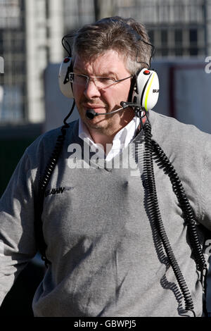 Formula uno - Gran Premio d'Australia - prima pratica - Albert Park - Melbourne. Il proprietario del team Brawn GP Ross Brawn durante le prime prove all'Albert Park Foto Stock