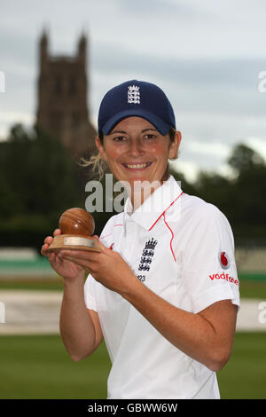 Cricket - La donna della cenere 2009 - npower prima prova - Giorno 5 - Inghilterra donne v Australia Donna - La nuova strada Foto Stock