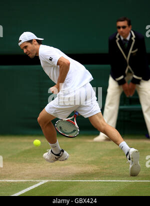 Tennis - 2009 Wimbledon Championships - Day Eleven - The All England Lawn Tennis and Croquet Club. Tommy Haas in azione in Germania durante la sua semifinale contro Roger Federer in Svizzera Foto Stock