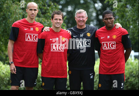 (Sinistra-destra) Gabriel Obertan, Michael Owen, Sir Alex Ferguson e Antonio Valencia durante una conferenza stampa al Carrington Training Ground di Manchester. Foto Stock