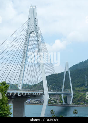 Ikuchi ponte di collegamento tra le isole di Innoshima e Ikuchi in Seto Inland Sea tra Honshu e Shikoku. Foto Stock