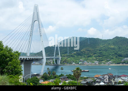 Ikuchi ponte di collegamento tra le isole di Innoshima e Ikuchi in Seto Inland Sea tra Honshu e Shikoku. Foto Stock