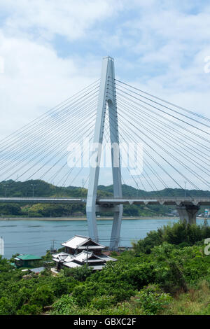 Ikuchi ponte di collegamento tra le isole di Innoshima e Ikuchi in Seto Inland Sea tra Honshu e Shikoku. Foto Stock