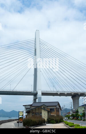 Ikuchi ponte di collegamento tra le isole di Innoshima e Ikuchi in Seto Inland Sea tra Honshu e Shikoku. Foto Stock