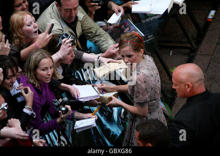 Emma Watson alla prima mondiale di Harry Potter e il Principe Mezzosangue alla piazza Odeon Leicester, Londra. Foto Stock