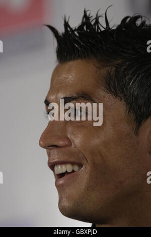 Cristiano Ronaldo del Real Madrid durante una conferenza stampa durante un campo di allenamento pre-stagione al Carton House Co Kildare. Foto Stock