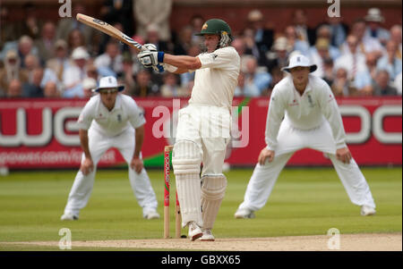 Cricket - The Ashes 2009 - Npower Second Test - Inghilterra / Australia - Day Four - Lord's. Mike Hussey australiano si è impresso durante il quarto giorno del secondo incontro di prova di npower a Lord's, Londra. Foto Stock