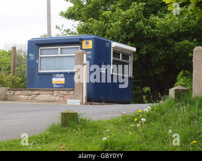 La porta della cabina Tyne all'entrata del fiume Tyne che alloggia la sentinella nelle sue mansioni, fissando il North Pier. Foto Stock