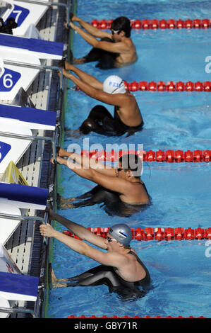 Nuoto - FINA World Championships 2009 - Day Eleven - Roma. L'inizio di una corsa di ritorno di 200 m da uomo durante i campionati mondiali di nuoto della FINA a Roma, Italia. Foto Stock