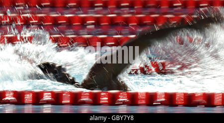 Nuoto - FINA World Championships 2009 - quattordici giorni - Roma. Un concorrente durante i 400m individuali da uomo Medley durante i campionati mondiali di nuoto FINA a Roma. Foto Stock