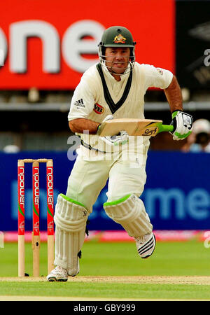 L'Australia Ricky Ponting durante il secondo giorno del terzo test match di Npower Ashes a Edgbaston, Birmingham. PREMERE ASSOCIAZIONE foto. Data immagine: Venerdì 31 luglio 2009. Il credito fotografico dovrebbe essere: Rui Vieira/PA Wire Foto Stock