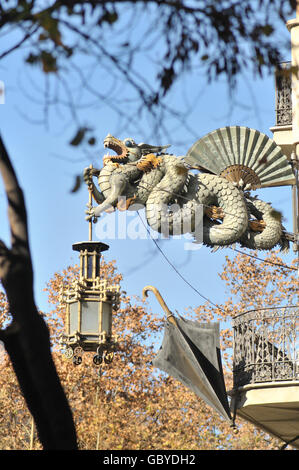 Casa Bruno Cuadros o Umbrella House, un edificio situato sulla Rambla nº 82, Barcellona. La Catalogna, Spagna Foto Stock