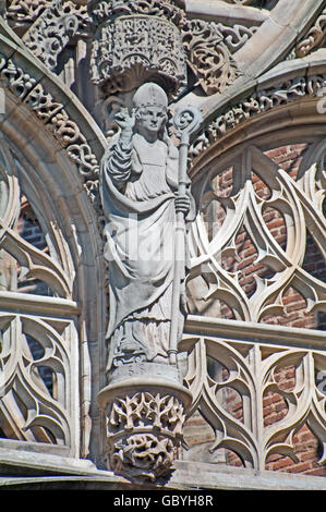 Cattedrale di Sainte Cecile, Ingresso Arch Dettaglio, costruita in mattoni, Albi, Pirenei, SW FRANCIA, Foto Stock