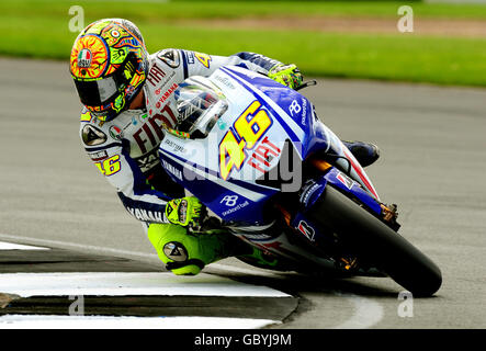 Motociclismo - Moto GP - Round Ten - Qualifiche - Donington Park. Valentino Rossi in Italia Yamaha durante le qualifiche durante la giornata di qualificazione del Gran Premio di Gran Bretagna al Donington Park, a Castle Donington. Foto Stock