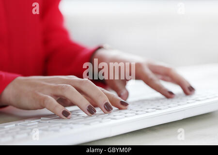 Donna in ufficio Foto Stock