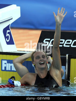 Il britannico Fran Halsall vince una medaglia d'argento durante la finale femminile di 100m Freestyle durante i Campionati mondiali di nuoto FINA di Roma. Foto Stock