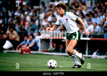 Calcio - Coppa del mondo Spagna 1982 - Gruppo e - Irlanda del Nord / Iugoslavia. Norman Whiteside, Irlanda del Nord Foto Stock