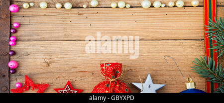 Ancora in vita con albero di natale e decorazione colorata Foto Stock